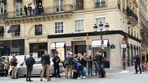 Paris: ce que l'on sait du braquage d'une boutique Chanel place 